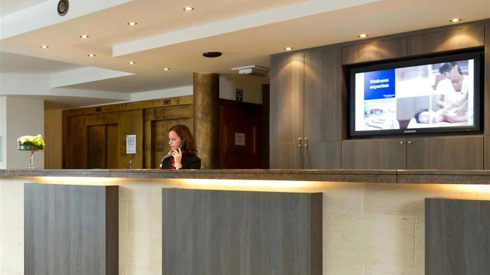 ****  Hotel Opera Antwerpen Centrum בלגיה