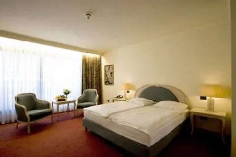 Hotel Opera Antwerpen Centrum 4*, אנטוורפן בלגיה